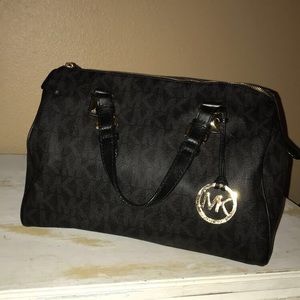 Michael kors black classic purse